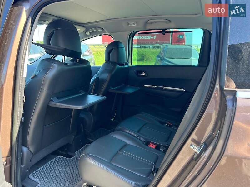 Микровэн Peugeot 5008 2014 в Львове