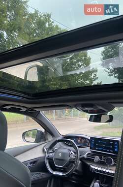 Внедорожник / Кроссовер Peugeot 5008 2022 в 