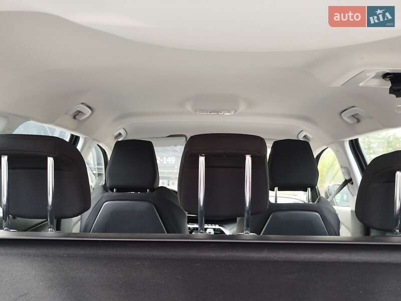 Позашляховик / Кросовер Peugeot 5008 2017 в Малині фото 15 Позашляховик / Кросовер Peugeot 5008 2017 в Малині