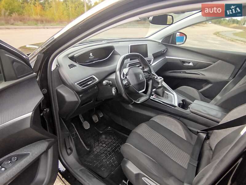 Позашляховик / Кросовер Peugeot 5008 2017 в Малині фото 38 Позашляховик / Кросовер Peugeot 5008 2017 в Малині