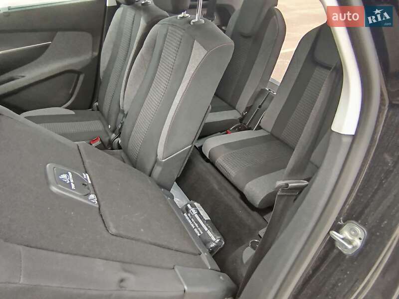 Позашляховик / Кросовер Peugeot 5008 2017 в Малині фото 42 Позашляховик / Кросовер Peugeot 5008 2017 в Малині