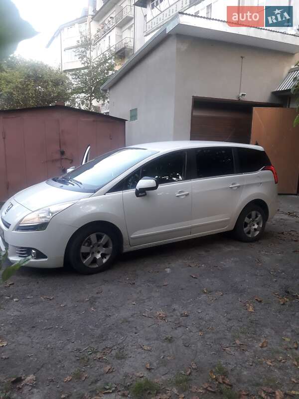 Мікровен Peugeot 5008 2012 в Дрогобичі