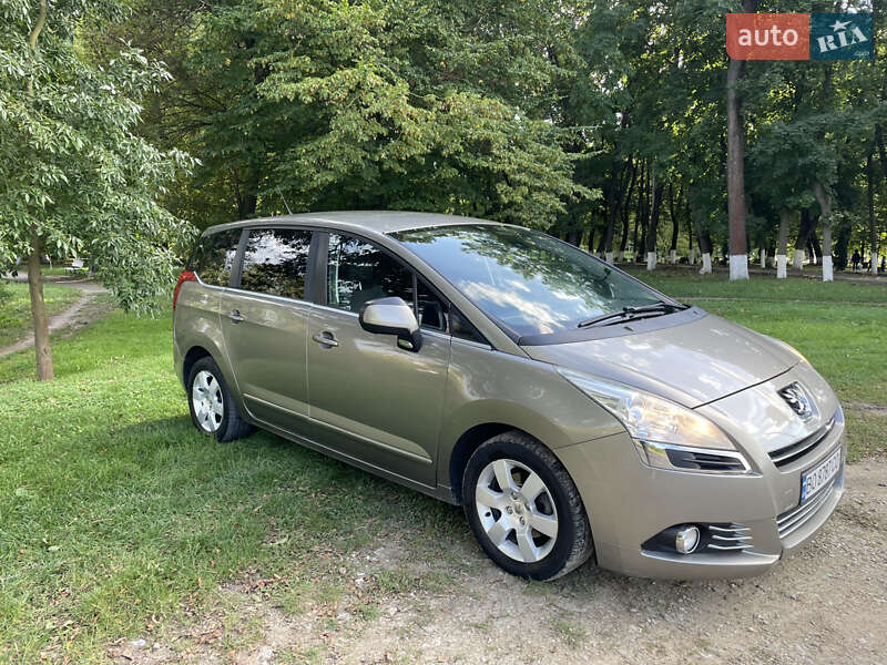 Мікровен Peugeot 5008 2011 в Теребовлі