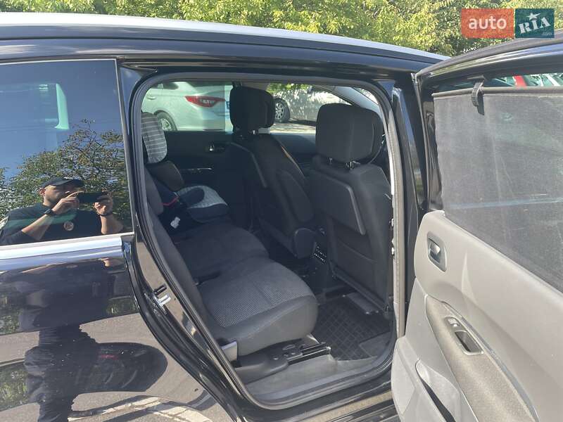 Микровэн Peugeot 5008 2010 в Черновцах