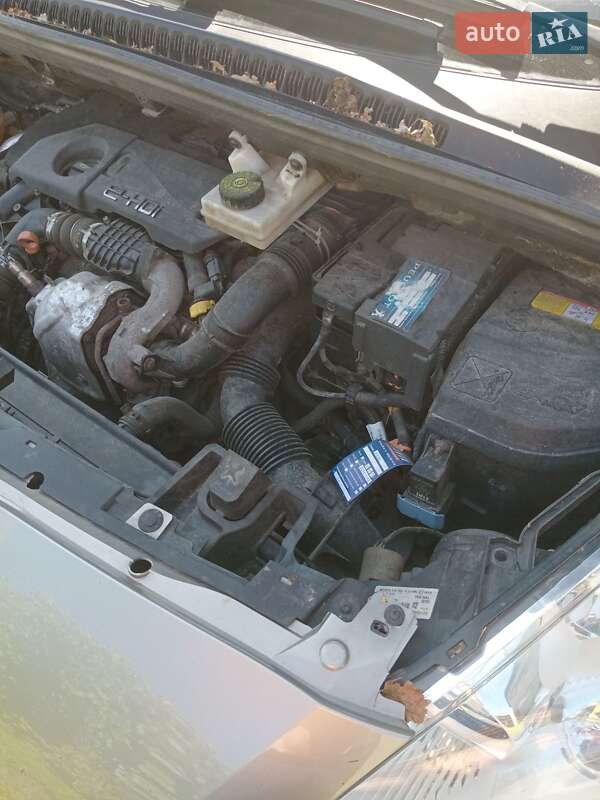 Микровэн Peugeot 5008 2013 в Самборе