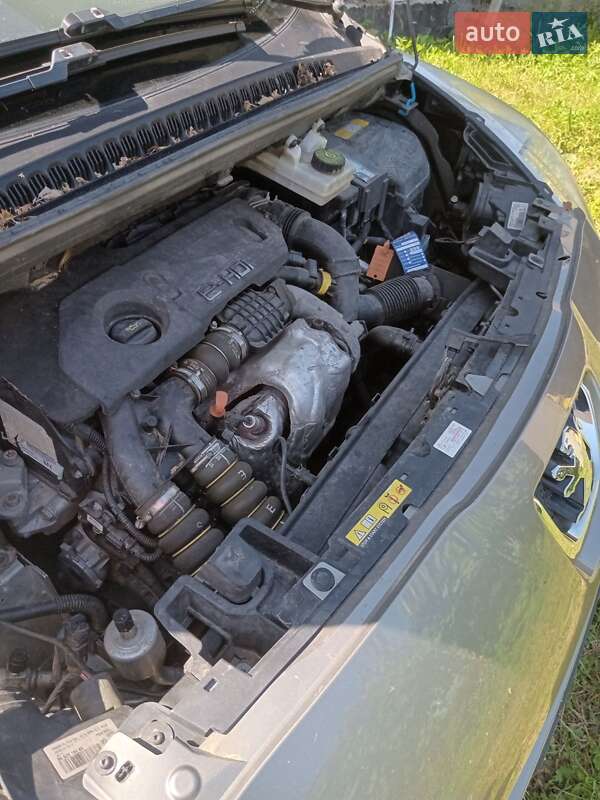 Микровэн Peugeot 5008 2013 в Самборе