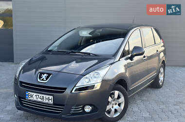 Микровэн Peugeot 5008 2009 в Сарнах