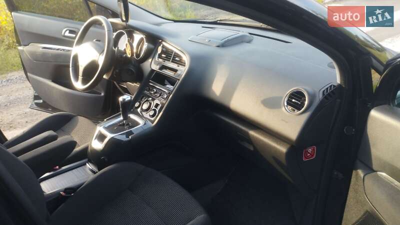 Мікровен Peugeot 5008 2014 в Стрию