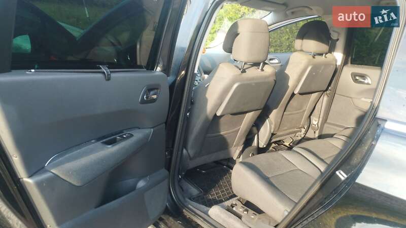 Мікровен Peugeot 5008 2014 в Стрию