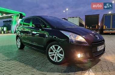 Мікровен Peugeot 5008 2012 в Стрию