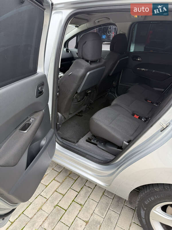 Мікровен Peugeot 5008 2010 в Рівному