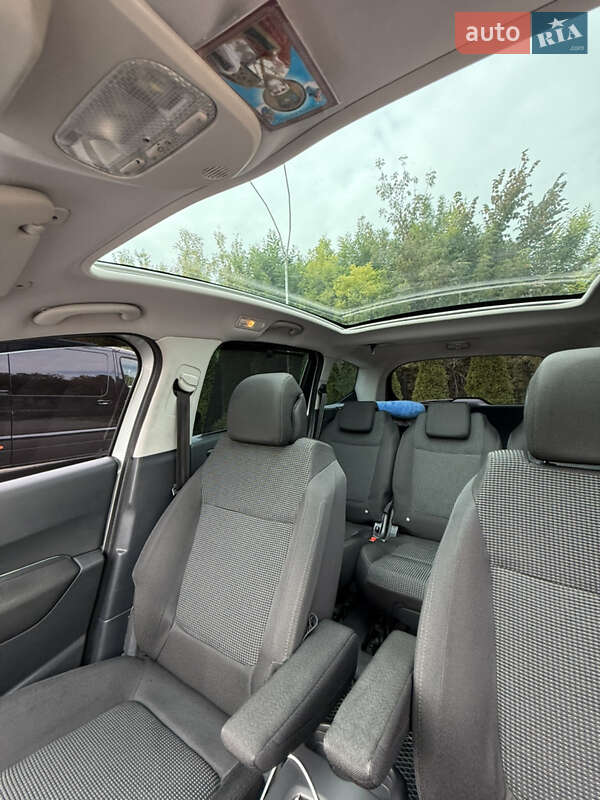 Мікровен Peugeot 5008 2010 в Рівному