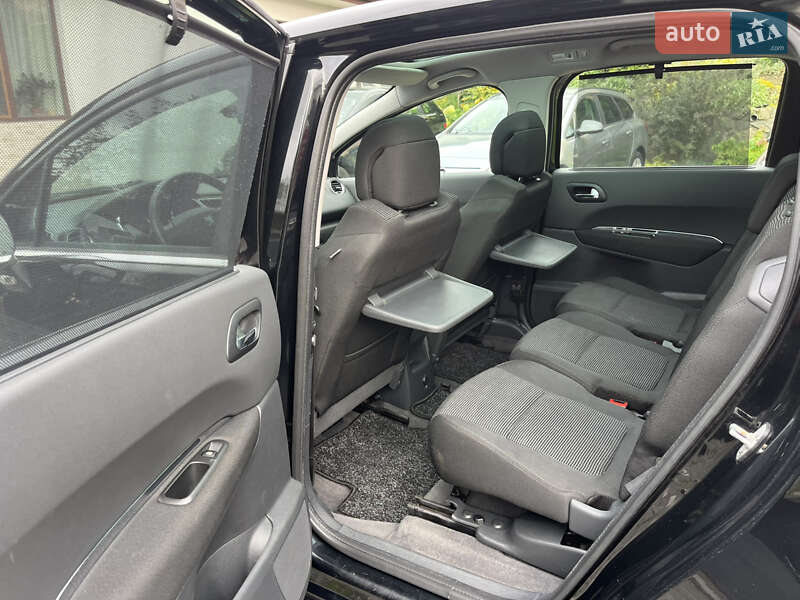 Мікровен Peugeot 5008 2010 в Звягелі