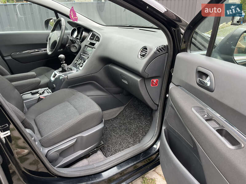 Мікровен Peugeot 5008 2010 в Звягелі