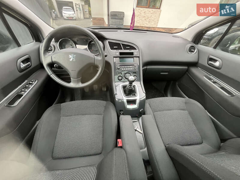 Мікровен Peugeot 5008 2010 в Звягелі
