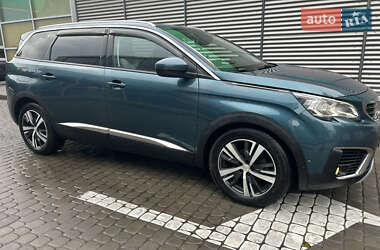 Внедорожник / Кроссовер Peugeot 5008 2017 в 