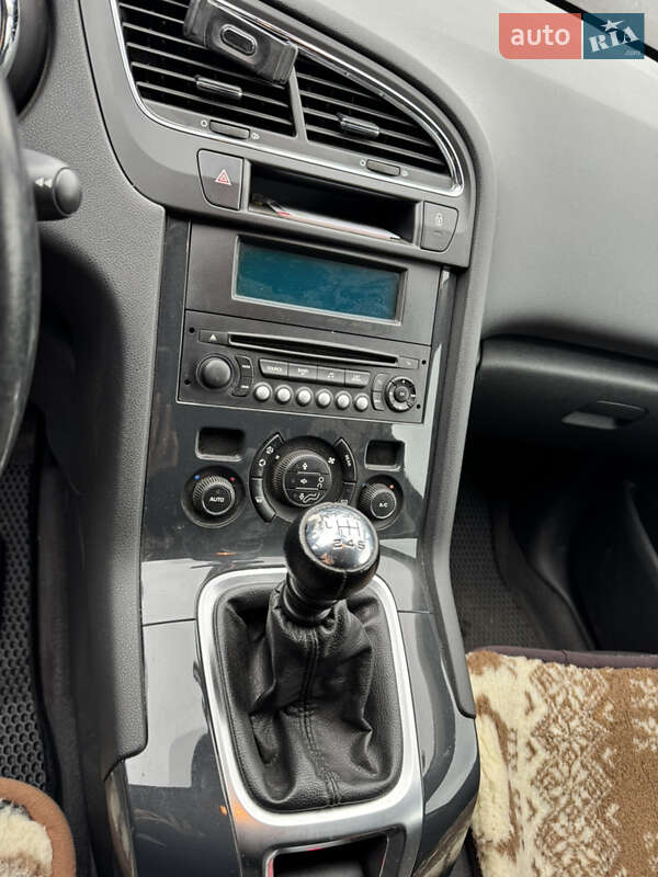 Микровэн Peugeot 5008 2014 в Голованевске фото 12 Микровэн Peugeot 5008 2014 в Голованевске