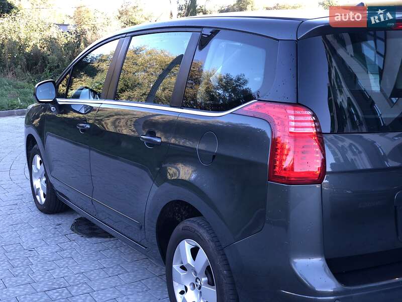 Микровэн Peugeot 5008 2014 в Львове