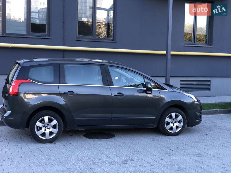 Микровэн Peugeot 5008 2014 в Львове