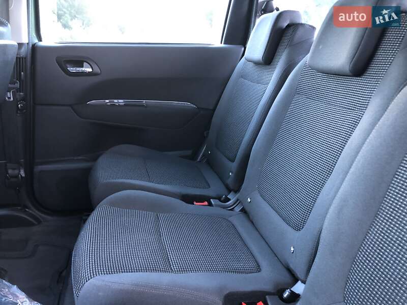 Микровэн Peugeot 5008 2014 в Львове