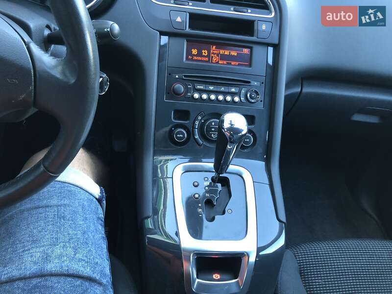 Микровэн Peugeot 5008 2014 в Львове
