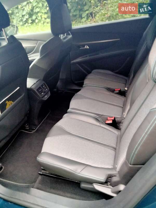 Внедорожник / Кроссовер Peugeot 5008 2021 в Ужгороде