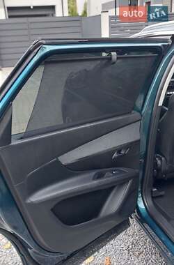 Позашляховик / Кросовер Peugeot 5008 2019 в 