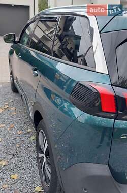 Позашляховик / Кросовер Peugeot 5008 2019 в 