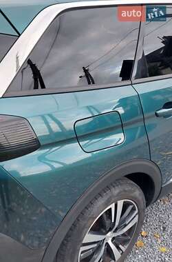 Позашляховик / Кросовер Peugeot 5008 2019 в 
