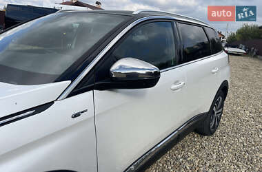 Внедорожник / Кроссовер Peugeot 5008 2017 в 