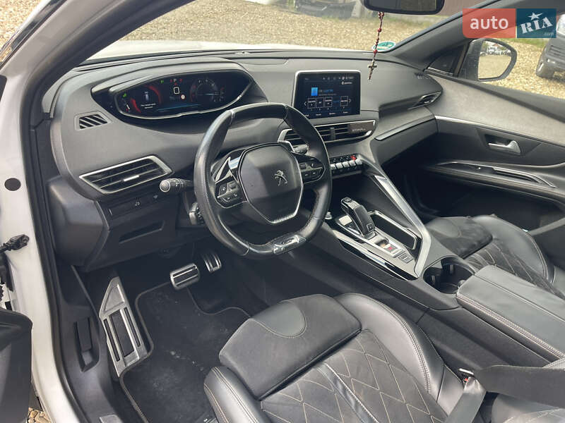 Внедорожник / Кроссовер Peugeot 5008 2017 в Львове