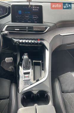 Внедорожник / Кроссовер Peugeot 5008 2017 в 