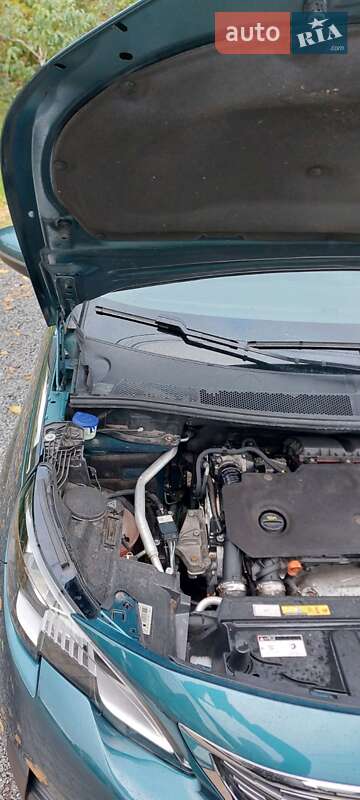 Позашляховик / Кросовер Peugeot 5008 2019 в Львові