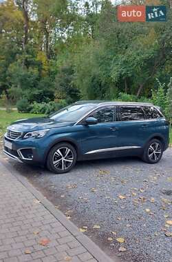Позашляховик / Кросовер Peugeot 5008 2019 в 