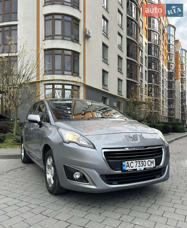 Микровэн Peugeot 5008 2015 в Ивано-Франковске