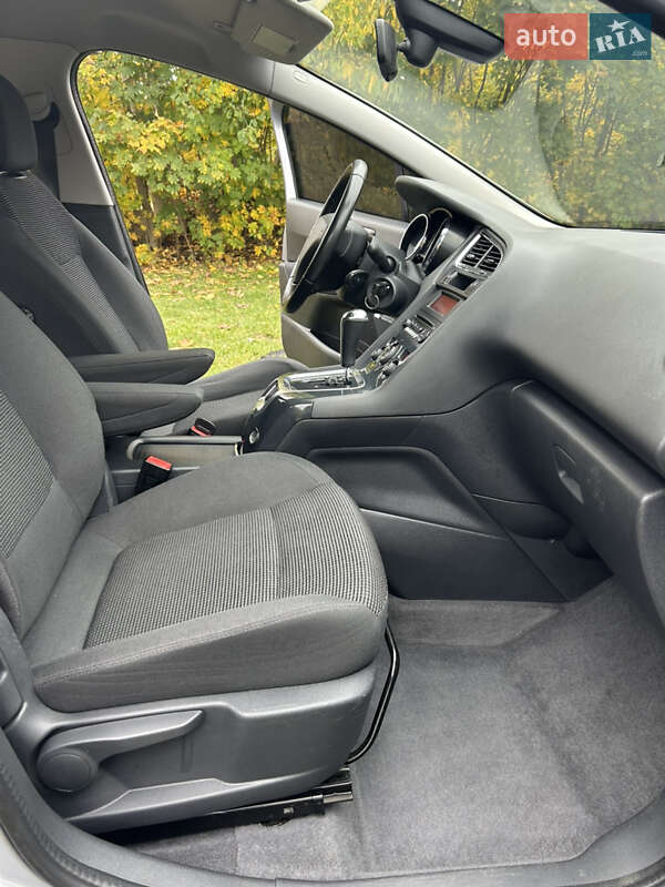 Микровэн Peugeot 5008 2015 в Ивано-Франковске