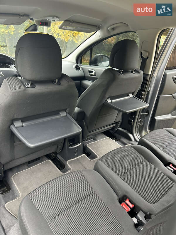 Микровэн Peugeot 5008 2015 в Ивано-Франковске