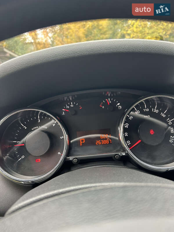 Микровэн Peugeot 5008 2015 в Ивано-Франковске