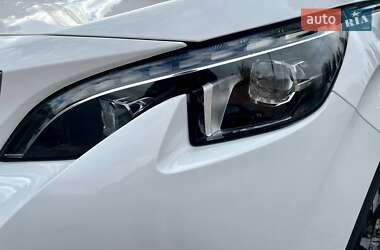 Внедорожник / Кроссовер Peugeot 5008 2017 в 