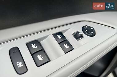 Внедорожник / Кроссовер Peugeot 5008 2017 в 