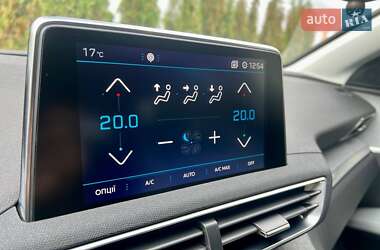 Внедорожник / Кроссовер Peugeot 5008 2017 в 