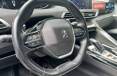 Внедорожник / Кроссовер Peugeot 5008 2017 в 