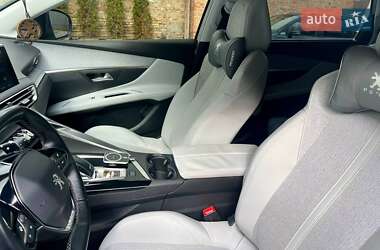 Внедорожник / Кроссовер Peugeot 5008 2017 в 