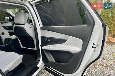 Внедорожник / Кроссовер Peugeot 5008 2017 в 