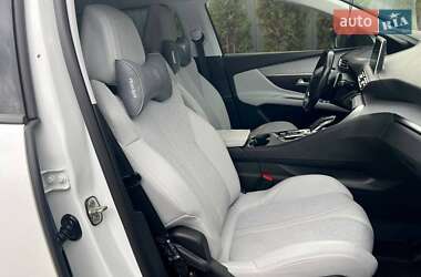 Внедорожник / Кроссовер Peugeot 5008 2017 в 