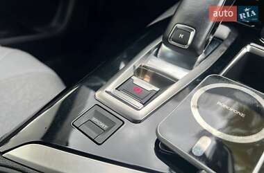 Внедорожник / Кроссовер Peugeot 5008 2017 в 