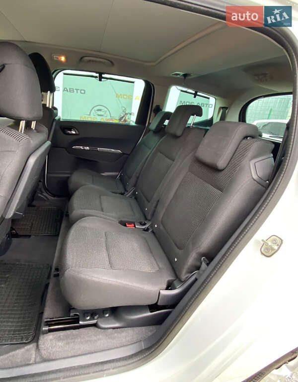 Микровэн Peugeot 5008 2013 в Ровно
