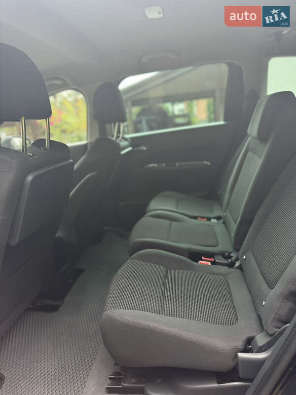 Микровэн Peugeot 5008 2015 в Ивано-Франковске