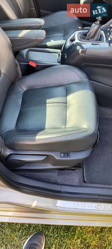 Мікровен Peugeot 5008 2011 в Чернівцях фото 5 Мікровен Peugeot 5008 2011 в Чернівцях