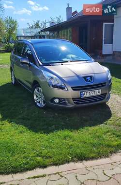 Мікровен Peugeot 5008 2011 в Чернівцях